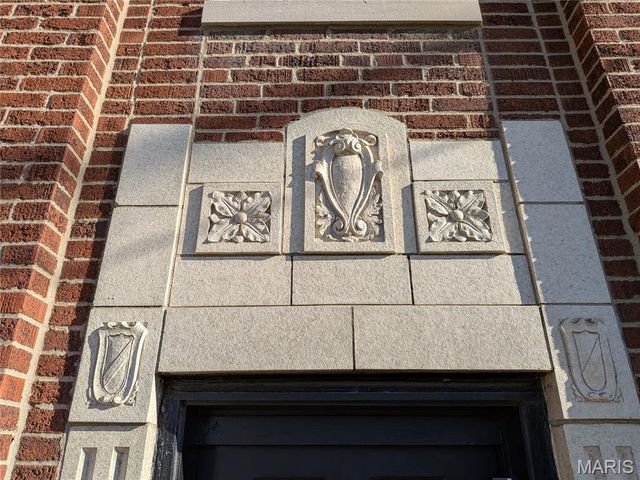 3900 Ray Avenue, St Louis, MO 63116