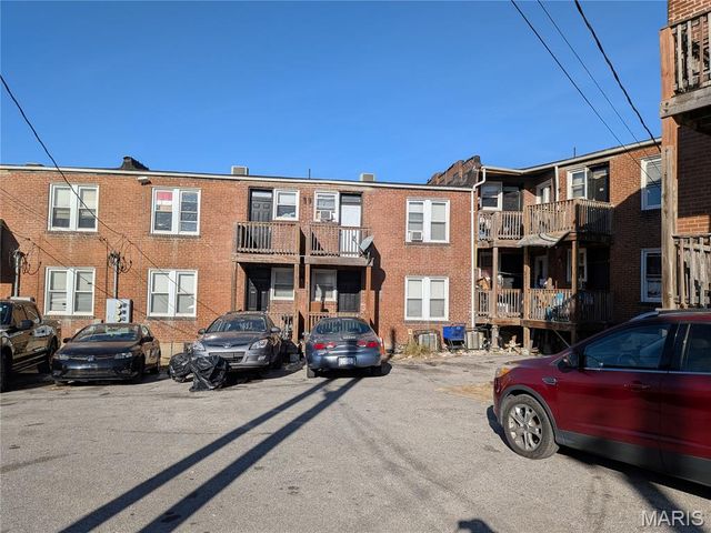 3900 Ray Avenue, St Louis, MO 63116