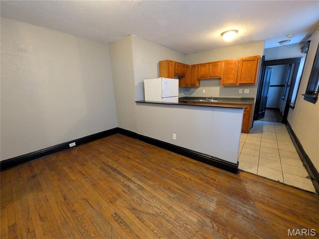 3900 Ray Avenue, St Louis, MO 63116