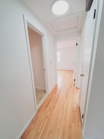 12 Houston Terrace 4, Stamford, CT 06902