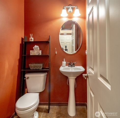 6977 Flute Street SE, Lacey, WA 98513