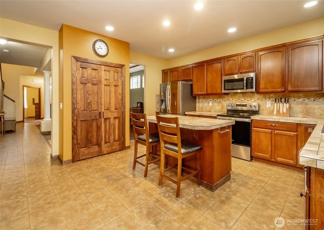 6977 Flute Street SE, Lacey, WA 98513