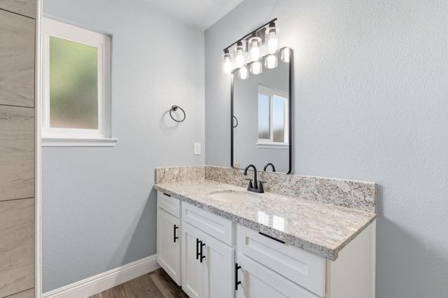 343 N Orangewood Avenue, Fresno, CA 93727