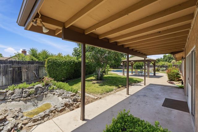 343 N Orangewood Avenue, Fresno, CA 93727