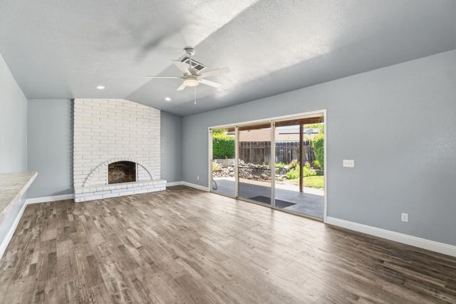 343 N Orangewood Avenue, Fresno, CA 93727