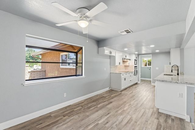 343 N Orangewood Avenue, Fresno, CA 93727