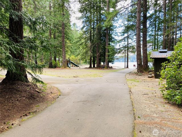 30 N Skokomish Drive, Hoodsport, WA 98548