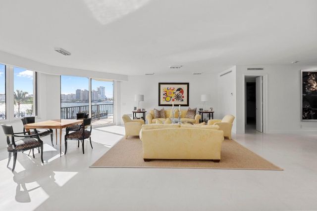 200 Bradley Place 302, Palm Beach, FL 33480