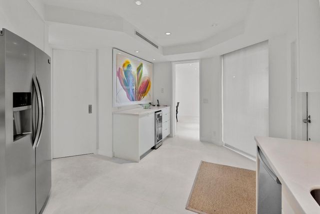 200 Bradley Place 302, Palm Beach, FL 33480