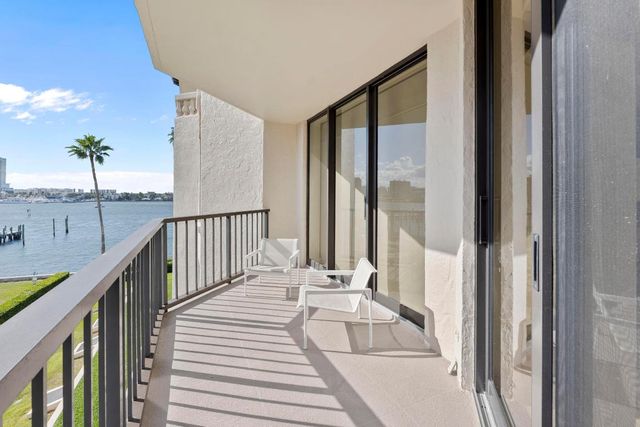 200 Bradley Place 302, Palm Beach, FL 33480