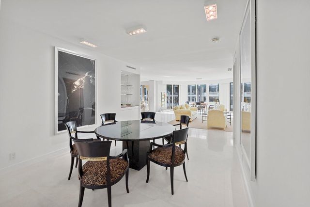 200 Bradley Place 302, Palm Beach, FL 33480