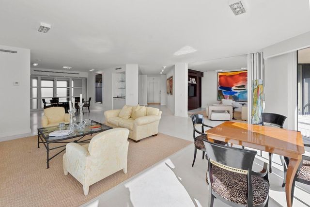 200 Bradley Place 302, Palm Beach, FL 33480