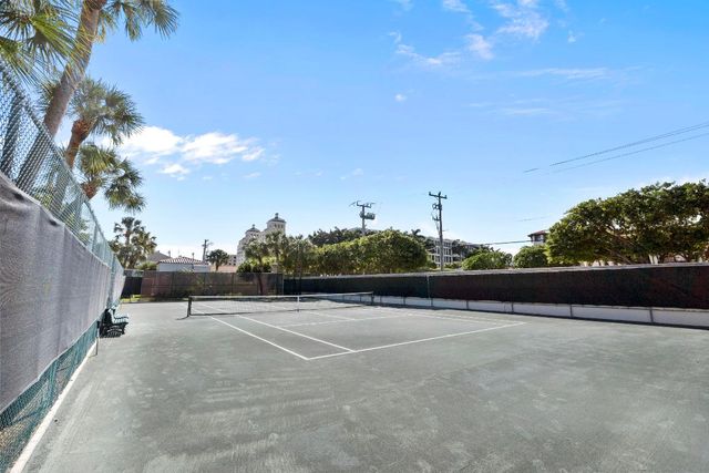 200 Bradley Place 302, Palm Beach, FL 33480