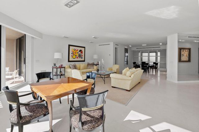 200 Bradley Place 302, Palm Beach, FL 33480