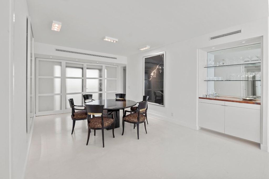 200 Bradley Place 302, Palm Beach, FL 33480