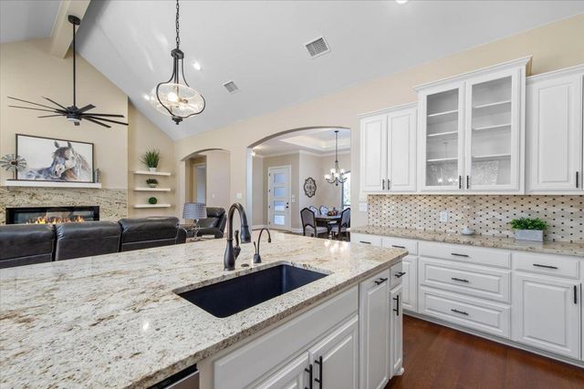 4012 Turning Leaf DR, Nolanville, TX 76559