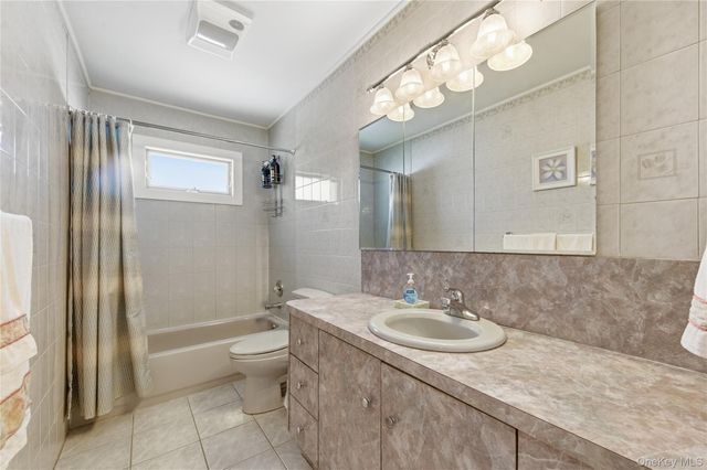 420 Philadelphia Avenue, Massapequa Park, NY 11762