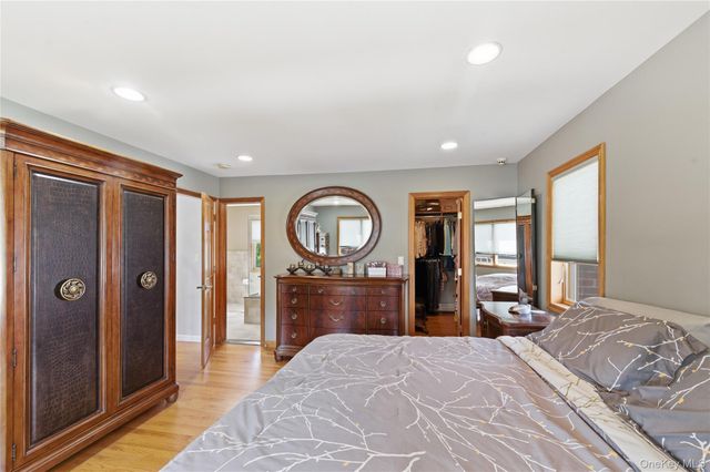 420 Philadelphia Avenue, Massapequa Park, NY 11762
