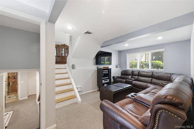 420 Philadelphia Avenue, Massapequa Park, NY 11762