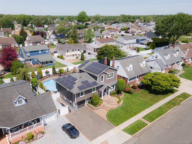420 Philadelphia Avenue, Massapequa Park, NY 11762