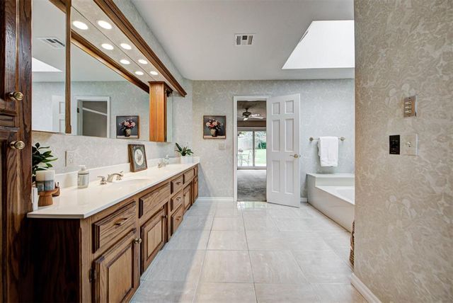 1504 Nightingale Lane, Edmond, OK 73034