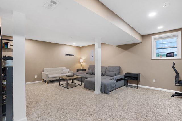 409 Needlewood Dr, Clarksville, TN 37040