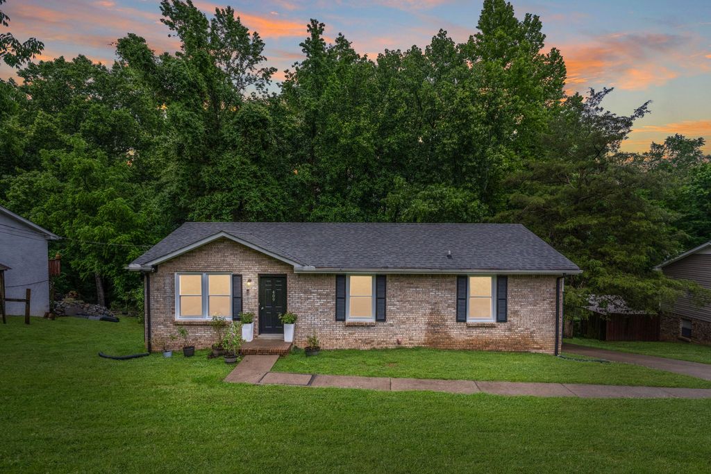 409 Needlewood Dr, Clarksville, TN 37040
