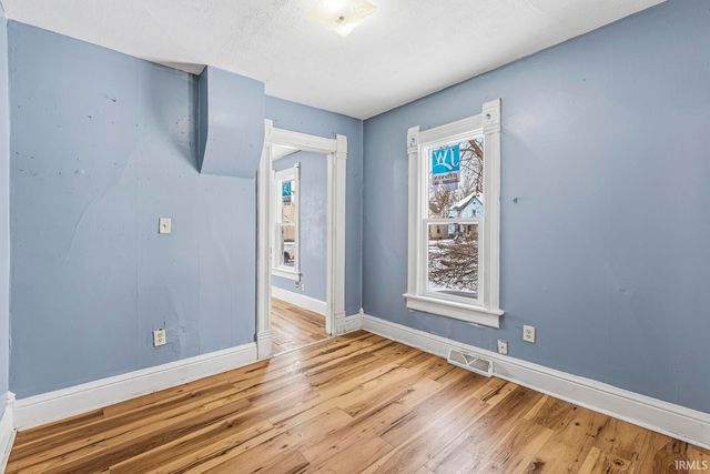 192 N 6th Street, Elkhart, IN 46516