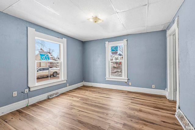 192 N 6th Street, Elkhart, IN 46516