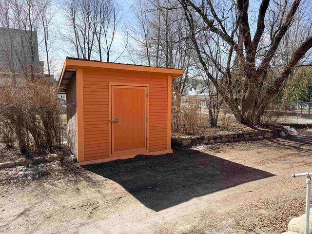 97 School Street, St. Johnsbury, VT 05819