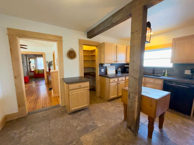 97 School Street, St. Johnsbury, VT 05819