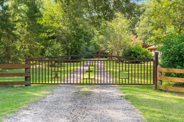 25738 Ipes Road, Splendora, TX 77372