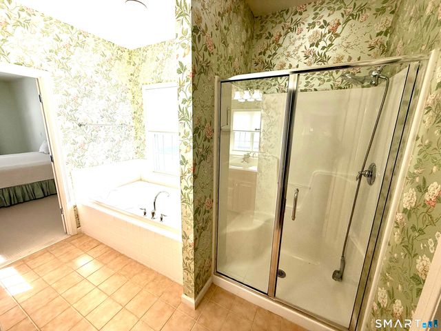 117 Country Club Drive 117, Oxford, CT 06478