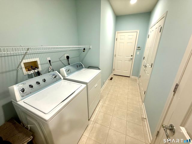 117 Country Club Drive 117, Oxford, CT 06478