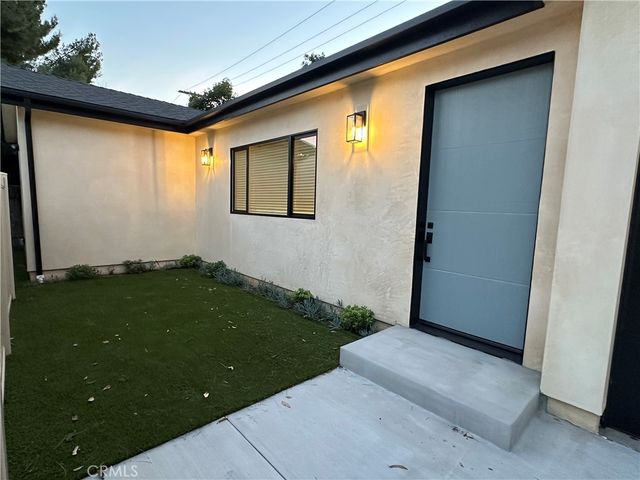 4381 Allott Avenue, Sherman Oaks, CA 91423