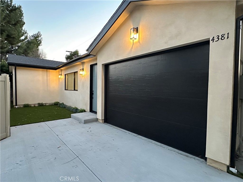 4381 Allott Avenue, Sherman Oaks, CA 91423