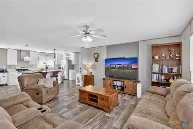 435 Fm-539, Floresville, TX 78114