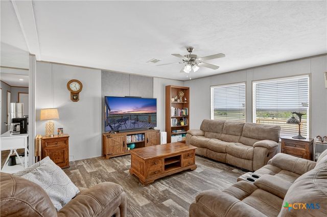 435 Fm-539, Floresville, TX 78114