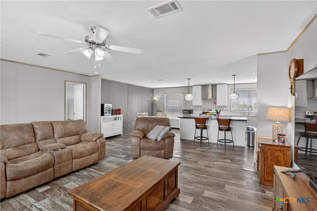 435 Fm-539, Floresville, TX 78114