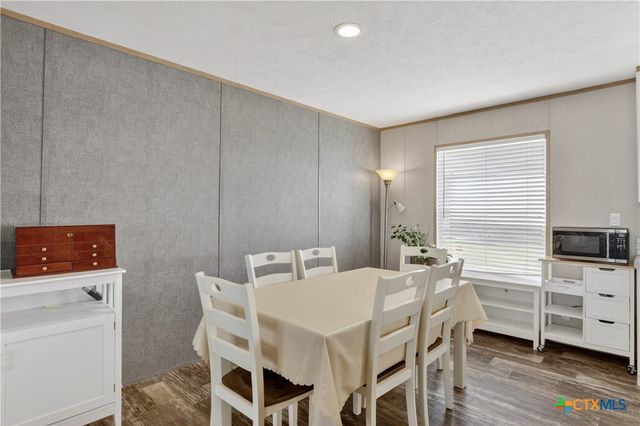 435 Fm-539, Floresville, TX 78114