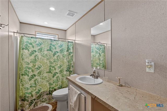 435 Fm-539, Floresville, TX 78114