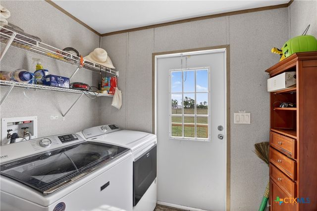 435 Fm-539, Floresville, TX 78114