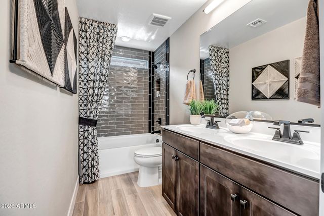 43234 N HINOKI Street, San Tan Valley, AZ 85140
