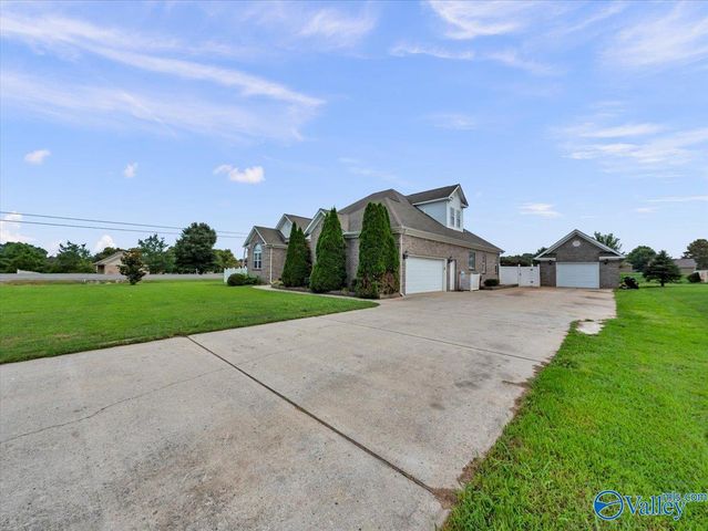 27712 Taylor Lynn Circle, Elkmont, AL 35620
