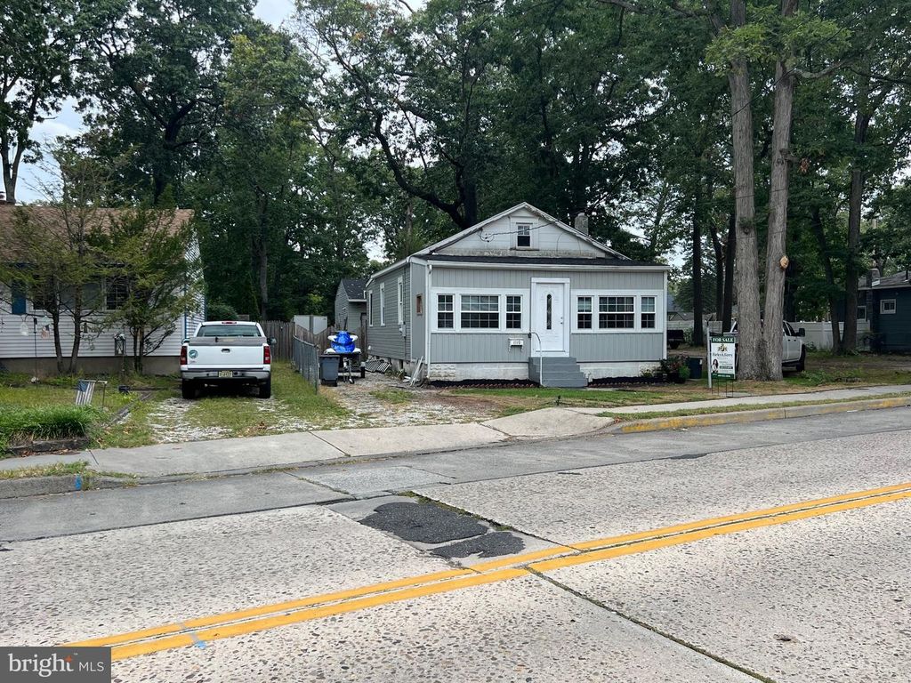 1110 ERIAL RD, Pine Hill, NJ 08021