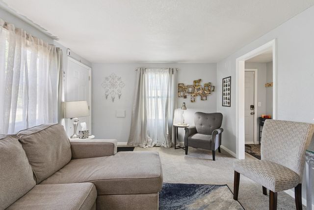 17 Liberty Boulevard, Machesney Park, IL 61115