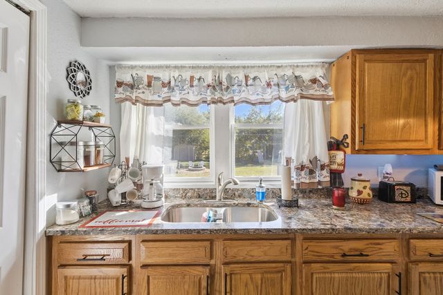 17 Liberty Boulevard, Machesney Park, IL 61115