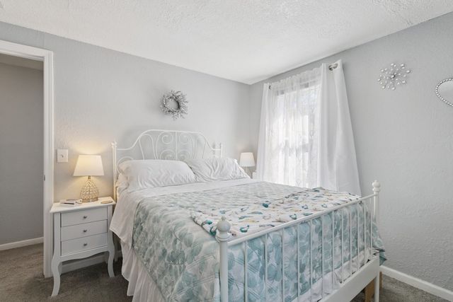 17 Liberty Boulevard, Machesney Park, IL 61115