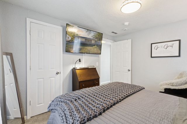 17 Liberty Boulevard, Machesney Park, IL 61115