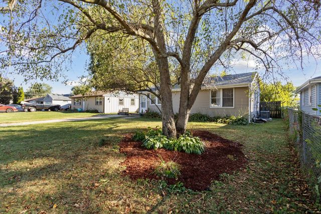 17 Liberty Boulevard, Machesney Park, IL 61115